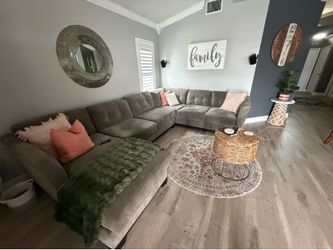Sectional Couch ( gray)