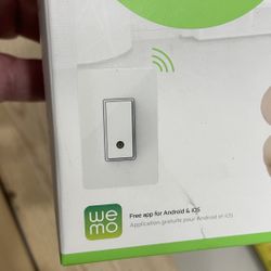 The Belkin Wemo WiFi Smart Light Switch 