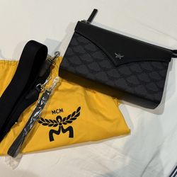MCM Himmel Wristlet Pouch in Lauretos Jacquard