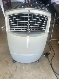 Air cooler using water