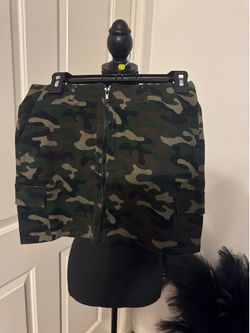 Rue21 camo skirt size medium