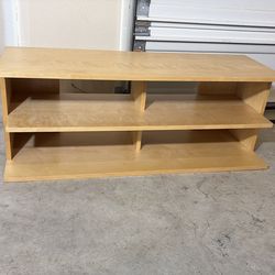 Entertainment/ TV Stand