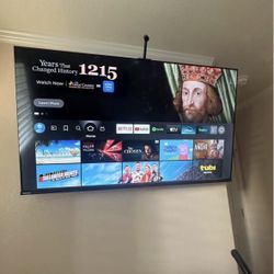 55” TV Includes Netflix/Spotify/Etc With Govee lights 