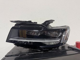 ESCALADE LEFT HEADLIGHT 2024
