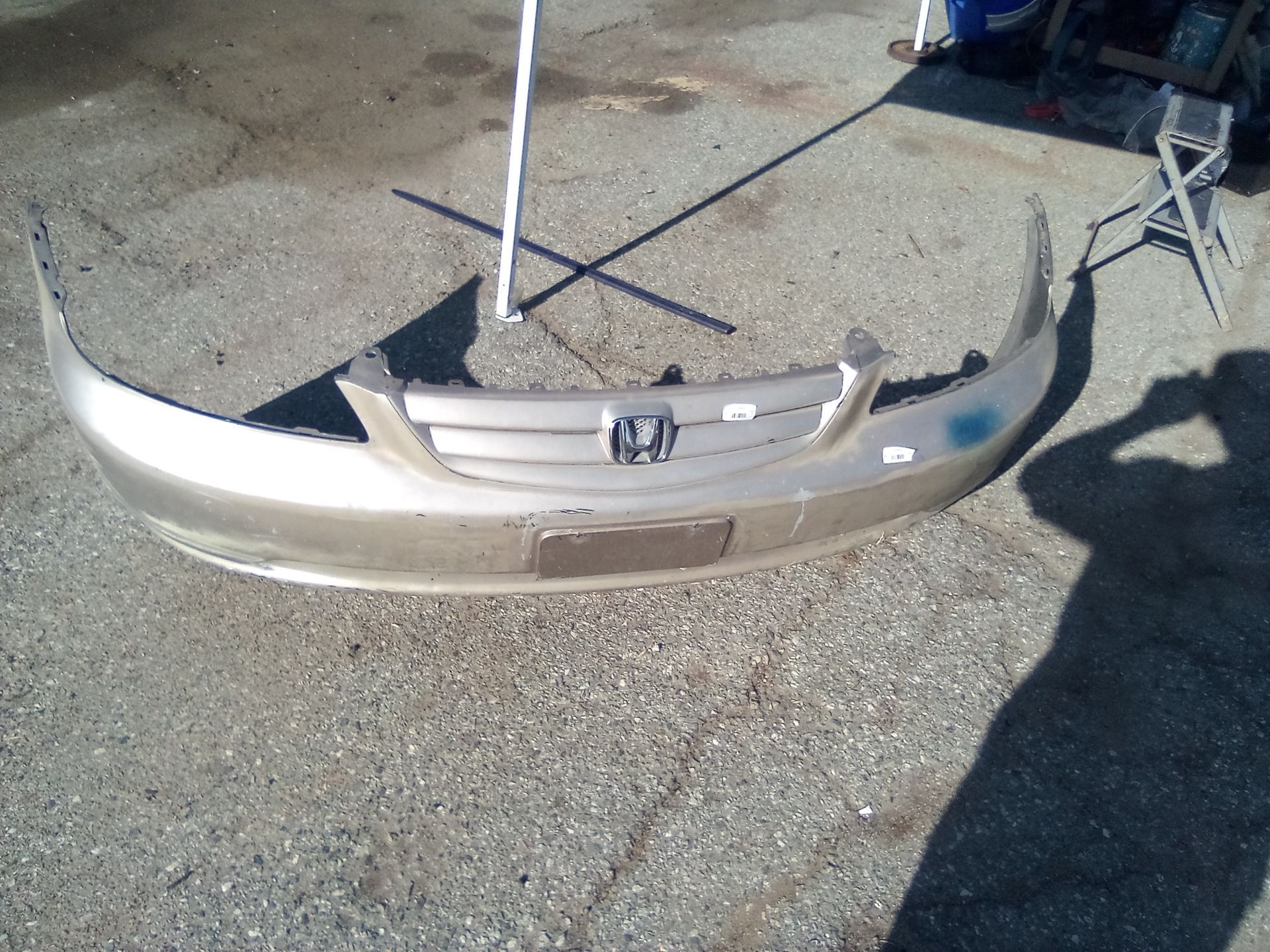 Bumper and right fender for a Honda civic 05