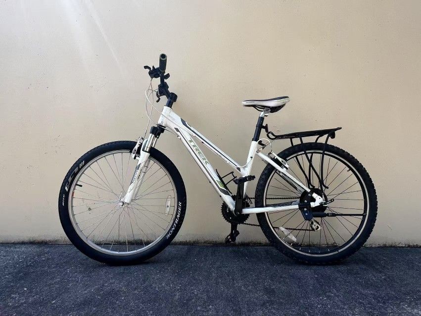 Trek 26" 24-Speed Hybrid Gravel/Mountain / Road Bike + Adj. Front Shocks + Bontrager Tires + Shimano + Light 16" Frame + Rack+ Tuned! (MSRP $430)