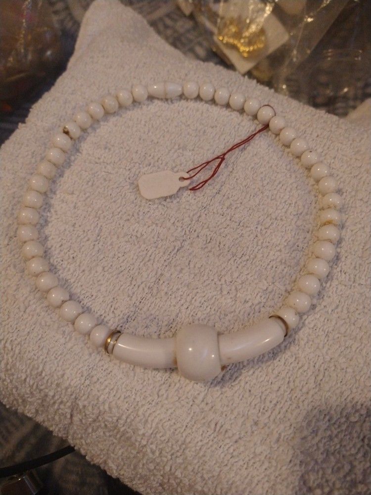 Vintage White Beaded Necklace