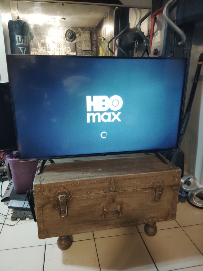 Nice 43 In Hisense With Remote