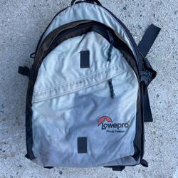 Lowepro Photo Trekker Grey Backpack (19X12X5.5")COMPLETE DIVIDERS