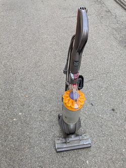 Dyson DC 40 Vacuum Cleaner 