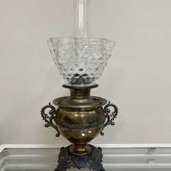 Antique brass oil lamp from early 1900s ("The Juno Lamp")