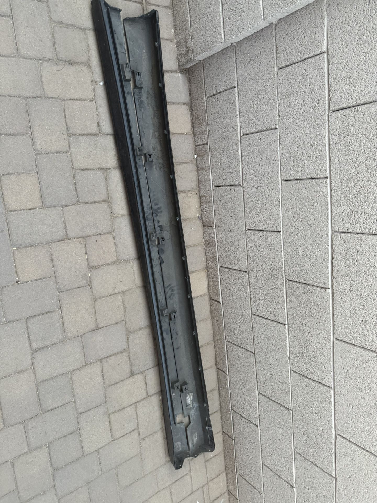 2015-2023 SRT Charger side skirt