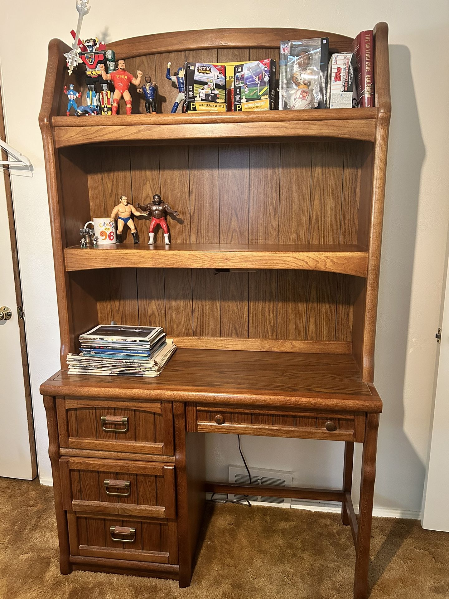 Shelves And Desk 