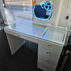 Brand New Vanity With Hello Kitty Mirror $599