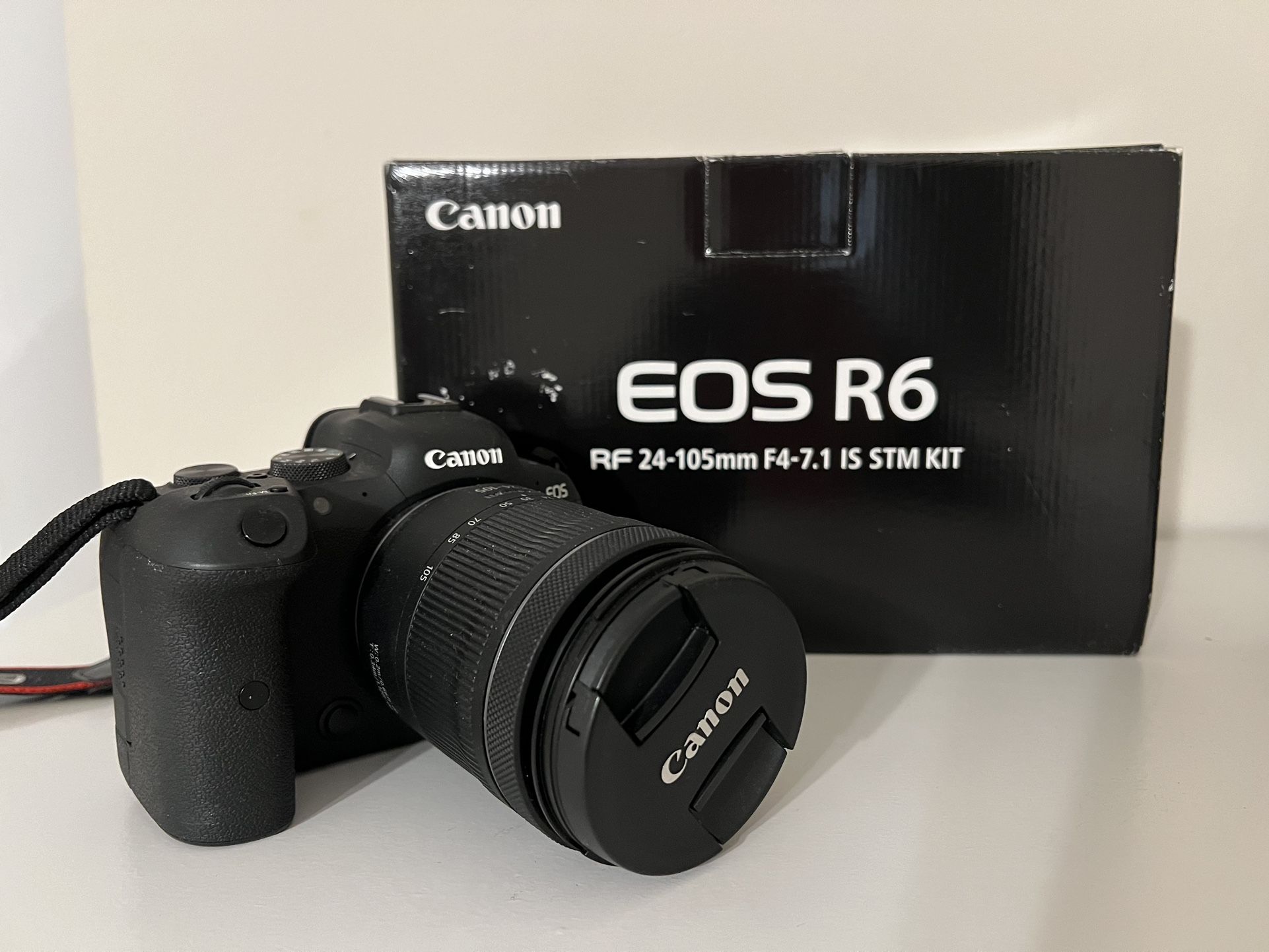 Canon EOS R6 Mark II Mirrorless Camera with RF24 105mm f/4 IS