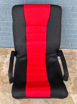Swivel foldable gaming chair with armrest