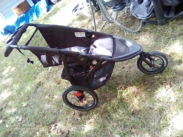 Graco Baby Jogger/Stroller [Foldable]