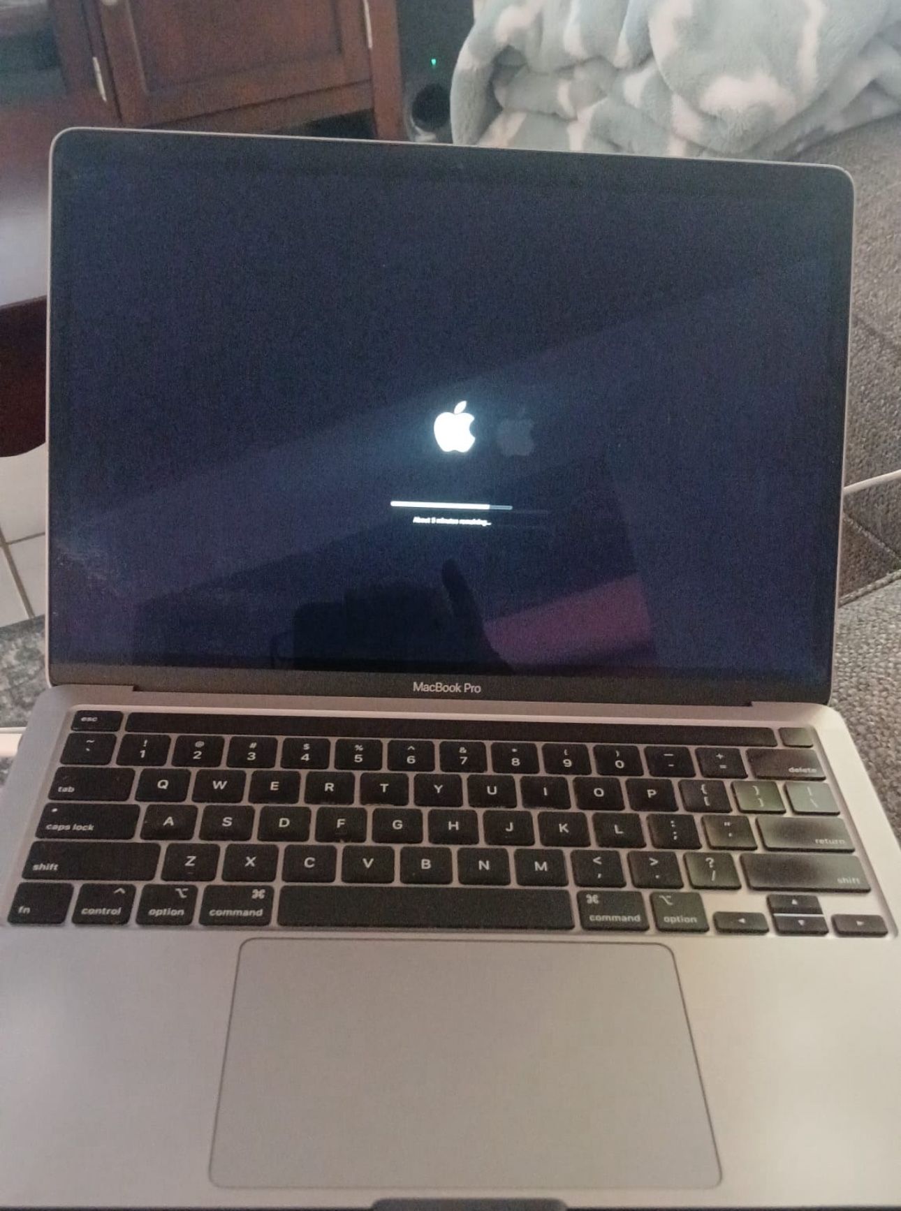Apple MacBook Pro 2289