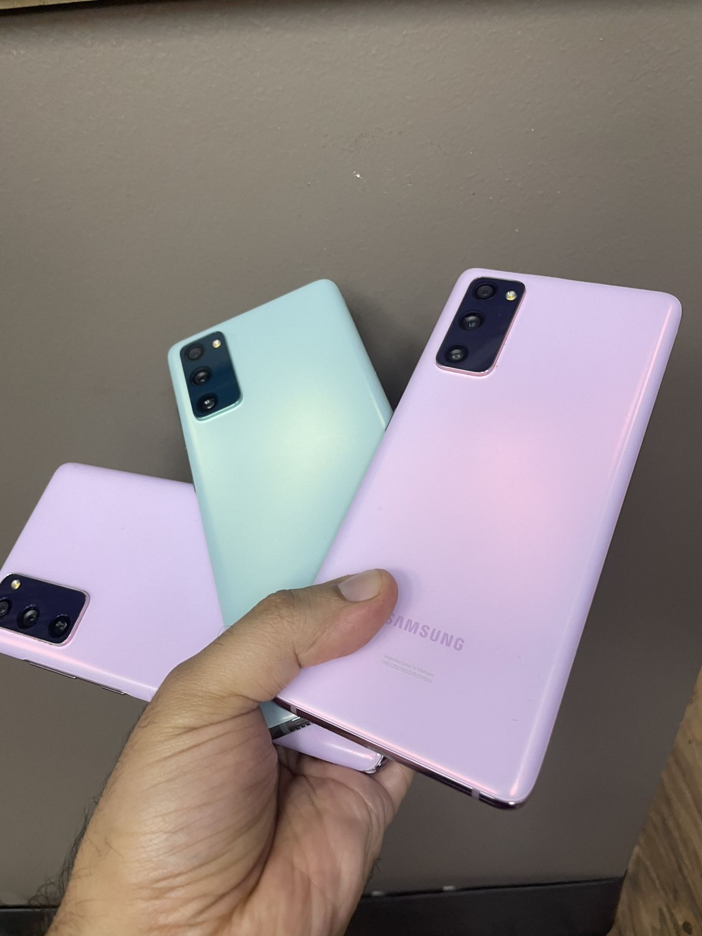 New Samsung Galaxy S20FE 5G 128gb Unlocked