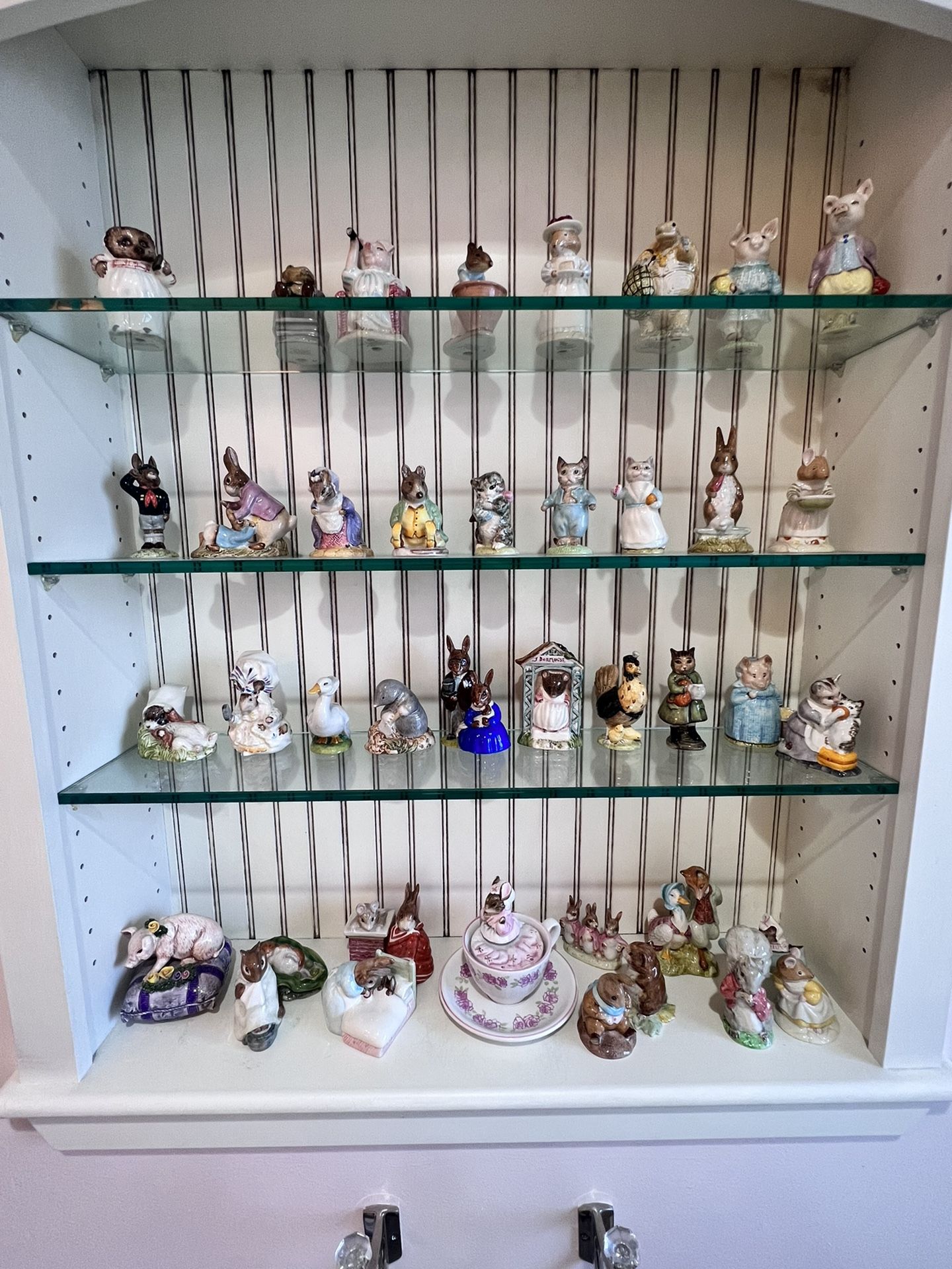 Huge Lot Of Rare Beatrix Potter Glass Figurines Open To Offers Message For Details