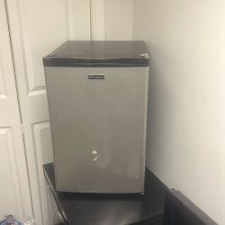 Mini Refrigerator 