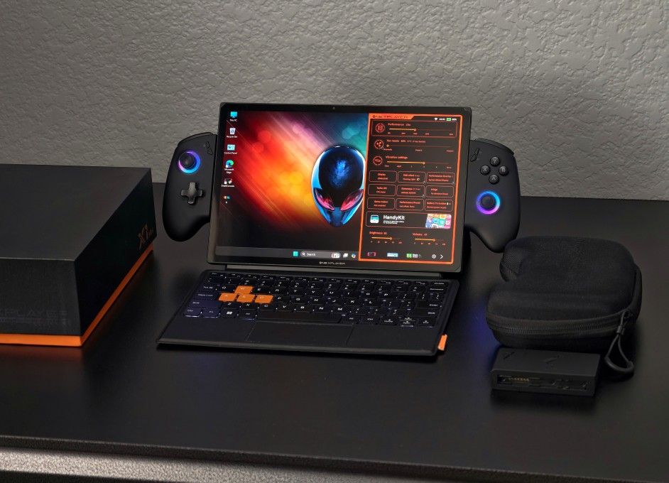 ONEXPLAYER X1 – AMD Ryzen™ 8840U, 32GB RAM, 2TB SSD, 10.95" 3-in-1 Gaming Handheld