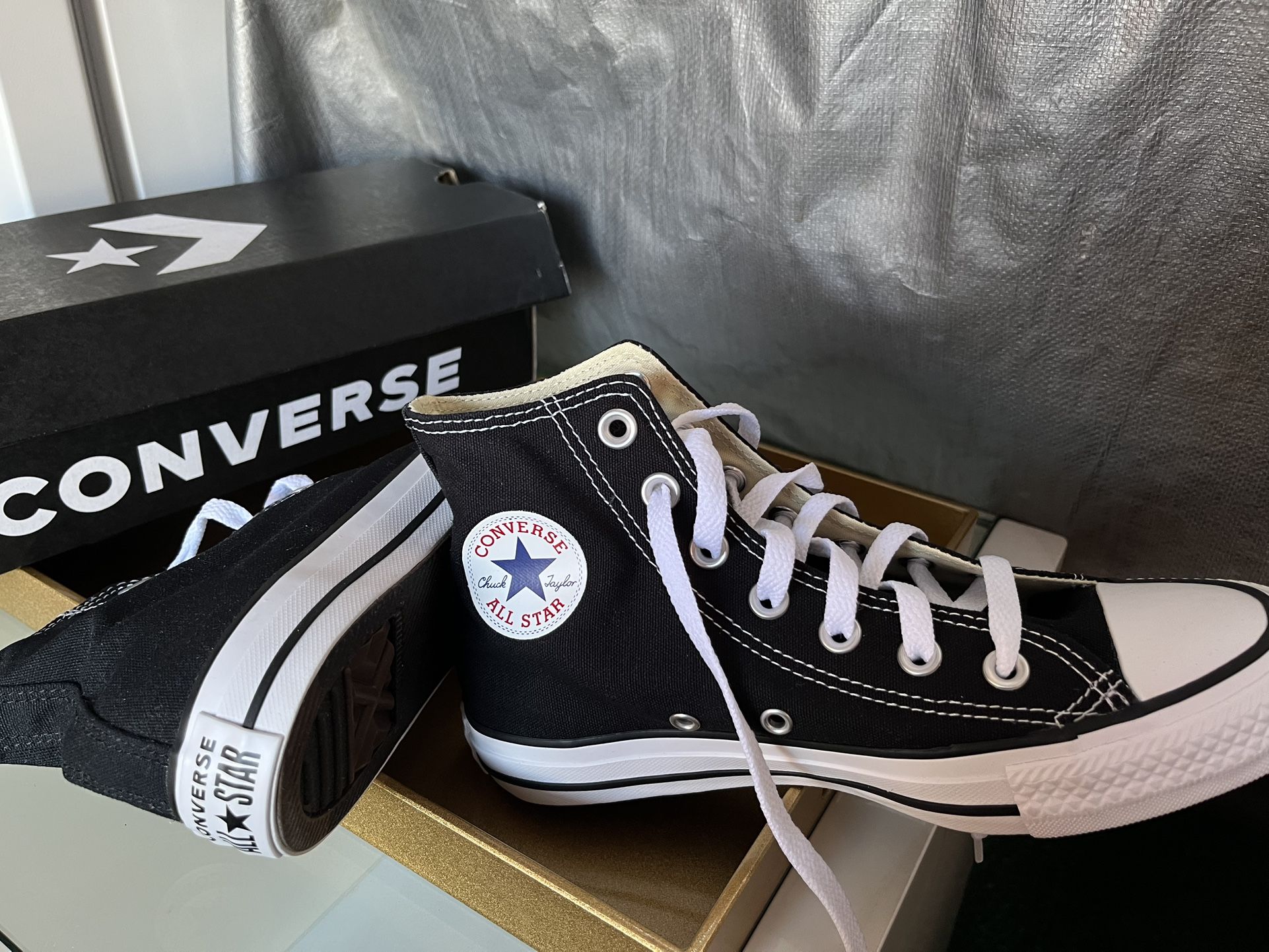 Converse Women’s 6 Black