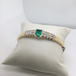 Bracelet 18K Y consign 1.35 TDW  1.75CT Emerald EMERALD Emerald + Dia  