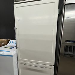 Viking Bottom Freezer Built In Panel Ready 36” Refrigerator 