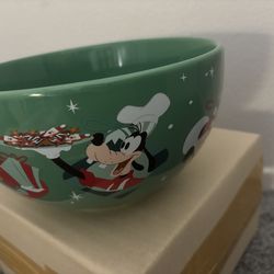 Disney Parks Christmas Serving Bowl Holiday Mickey And Friends