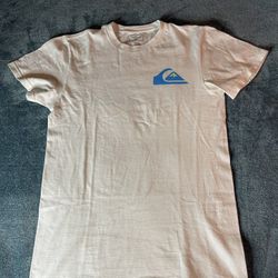 quicksilver shirt (NEGOTIABLE ⬇️)