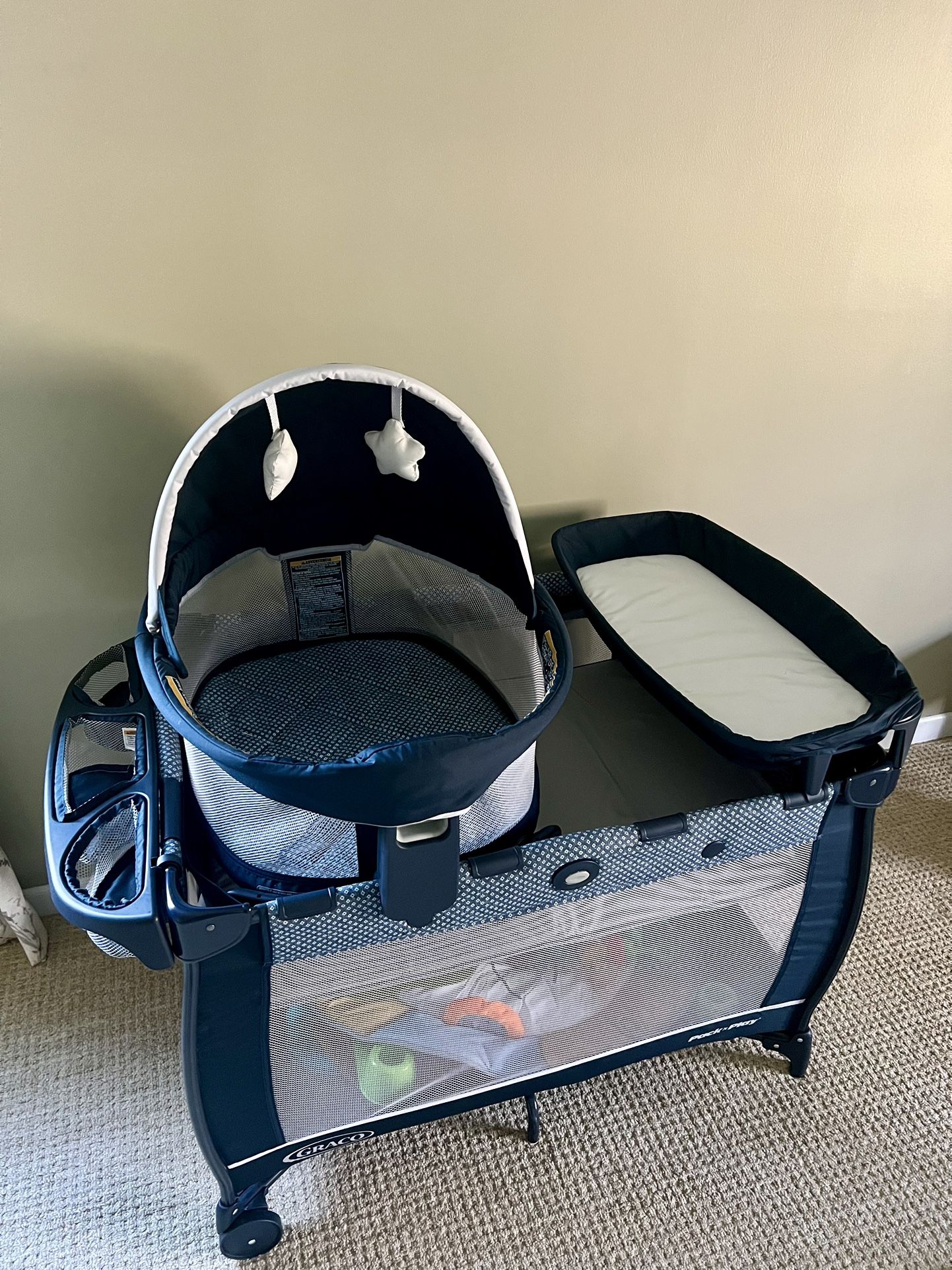 Graco Pack 'n Play Travel Dome LX Playard | Includes Portable Bassinet, Full-Size Infant Bassinet, and Diaper Changer