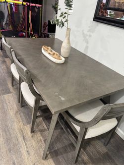 Dinning table