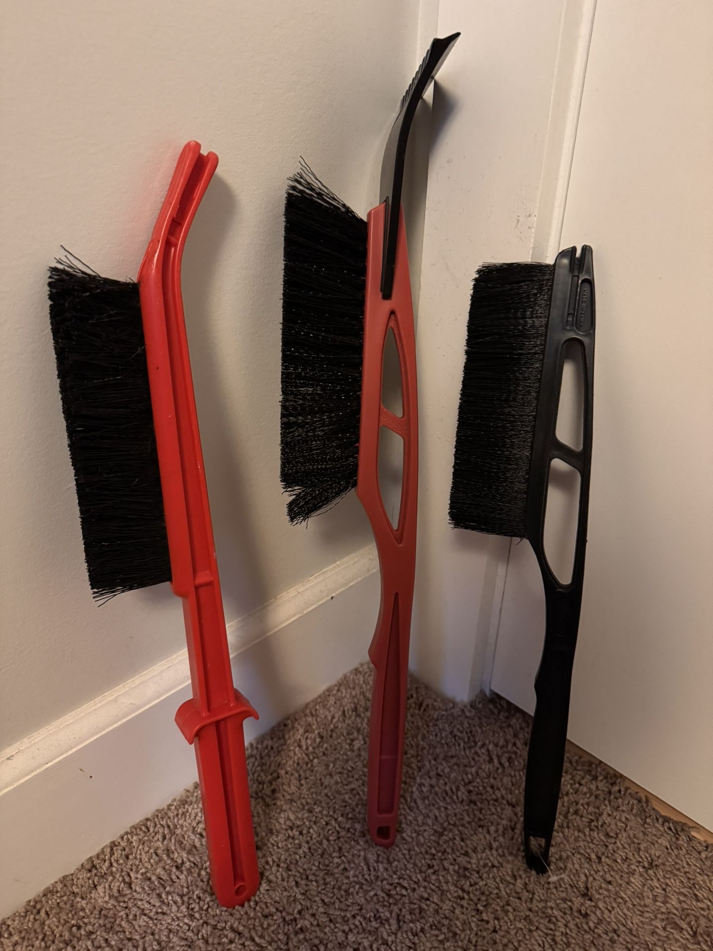 Car Snow🌨️🥶Brush & Ice Scrapper 