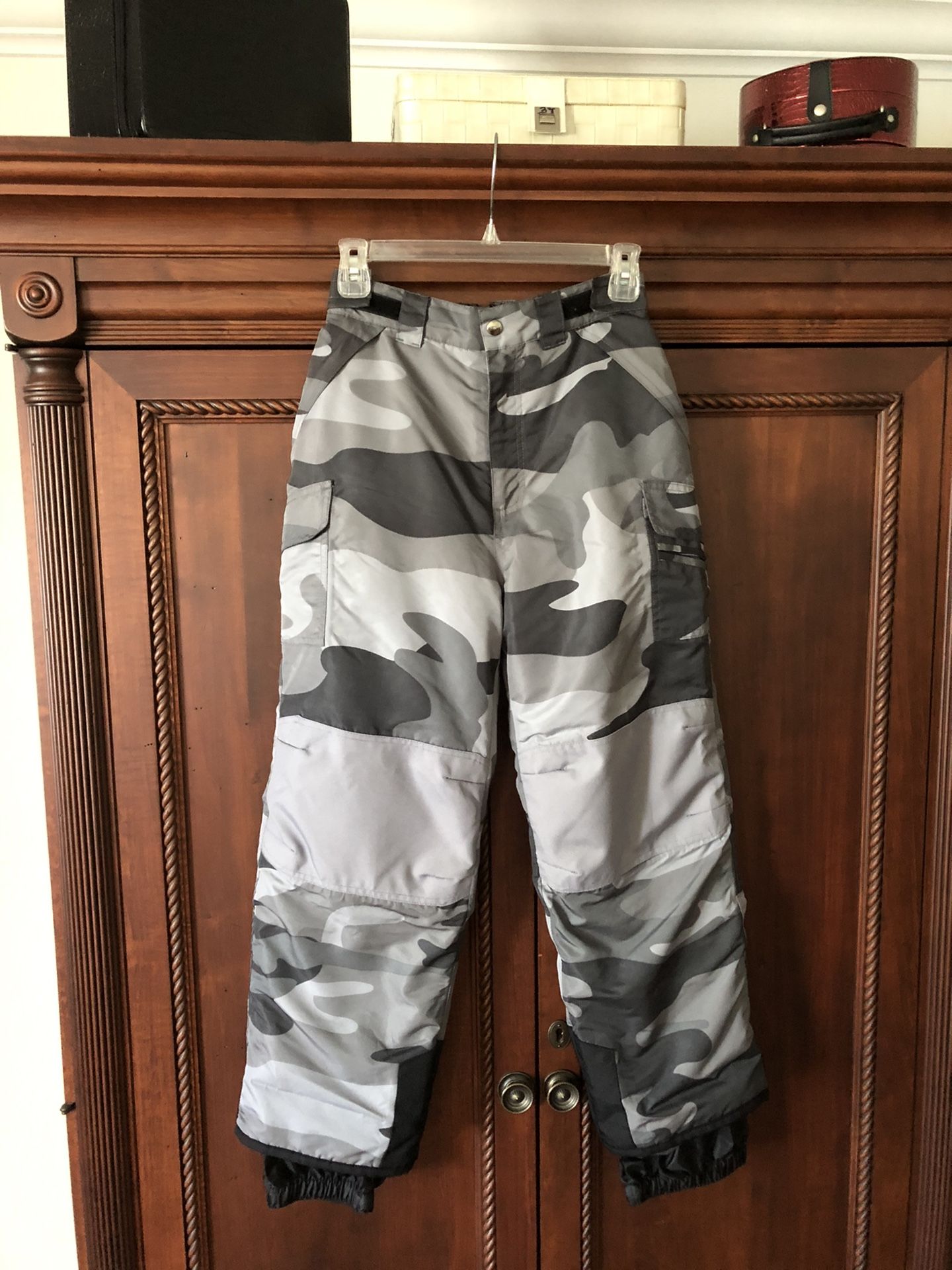 Youth size large warm winter ski/snowboard pants excellent condition in Weston