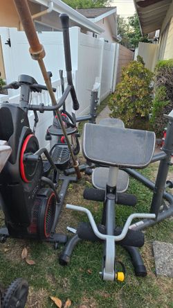 Weight bench and trainer with bar bundle