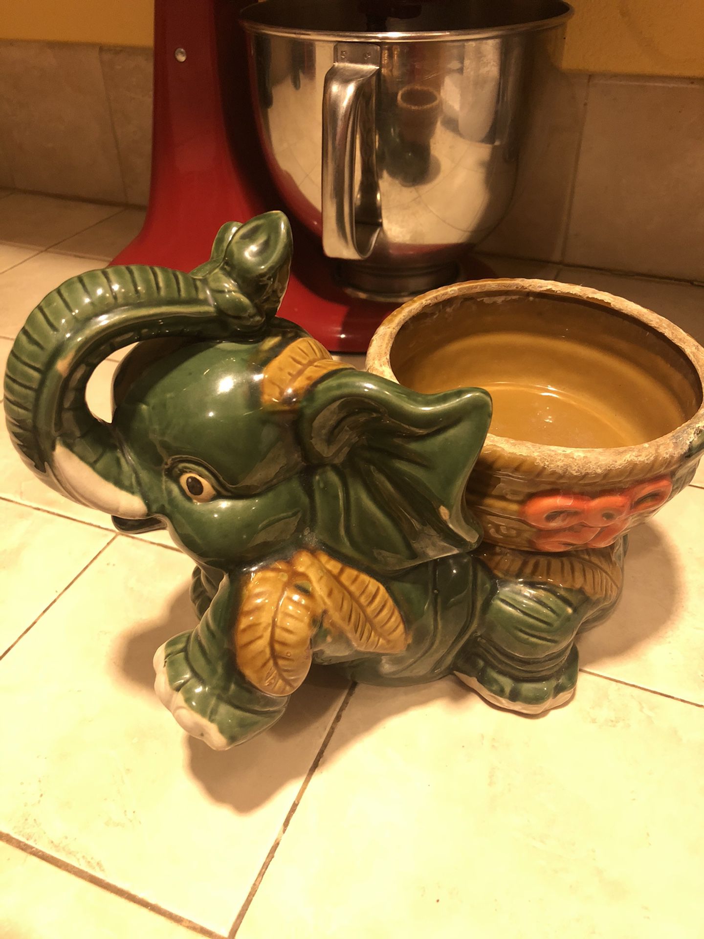 Pot. Elephant