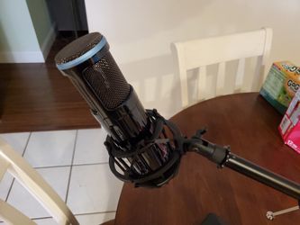 Sterling SP150 Microphone W/ FREE STAND  