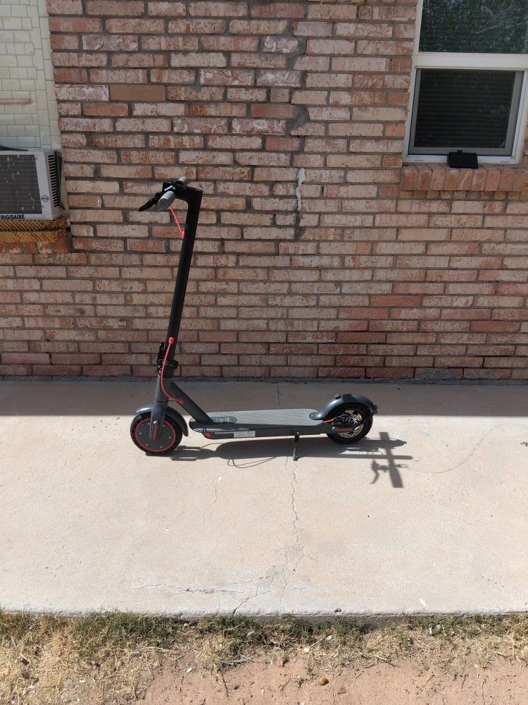 Aovo Pro Electric Scooter
