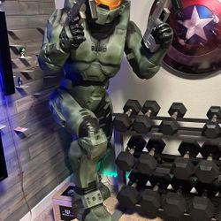 Halo Statue