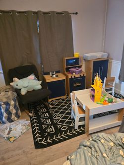 Play kitchen set