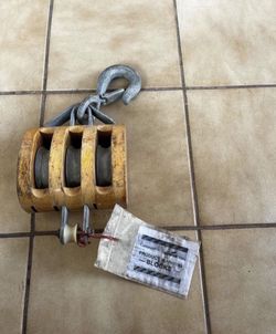Campbell 4” Triple Wood Sheave Wood… Block With Swivel Hook… In Great Condition…$175