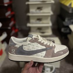 Size 8 Pretty Brown Travis Scottssss Nike Off Whiteee Collaaabbssss :D 