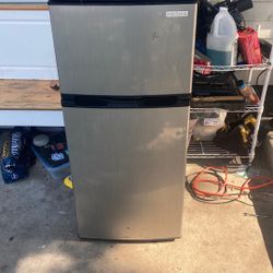 Personal Refrigerator 