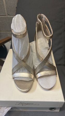 Vince camuto size 9M