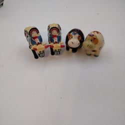 Cow's On Parade Set Of 2 Salt And Pepper Shakers 