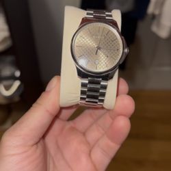 Gucci G-Timelesss Quartz Watch