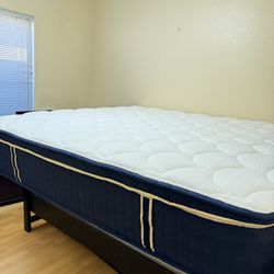 Moving Sale - King Size Hybrid Memory Foam Mattress 