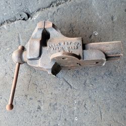 No. 112 1/2A vice by Athol M&F Co. Mass. USA Vice