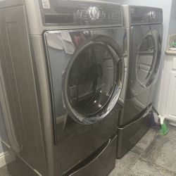 Kenmore Elite Washer & Dryer Set w/ Stands